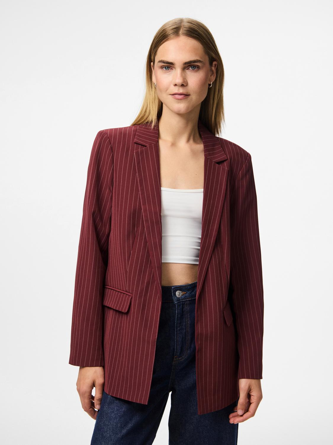 model_shot-front